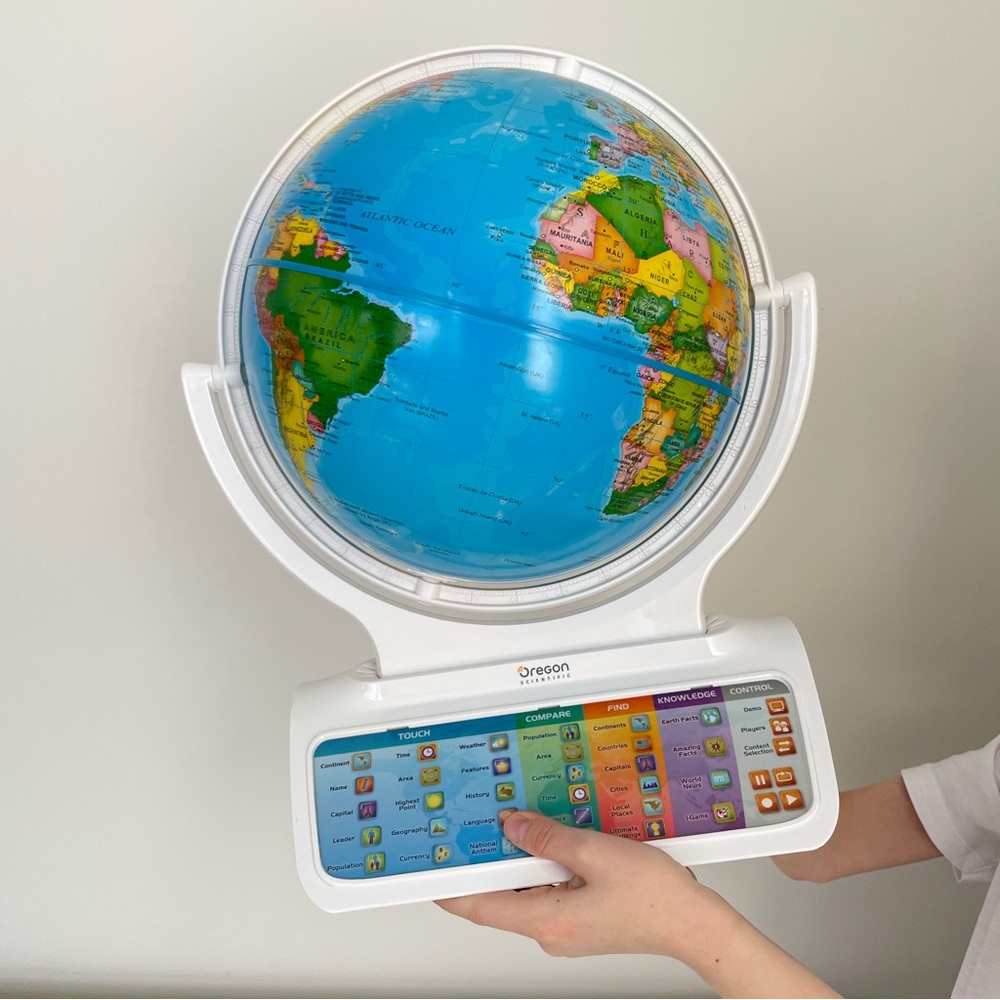 Oregon Scientific Interactive Globe - Picture 3 of 15